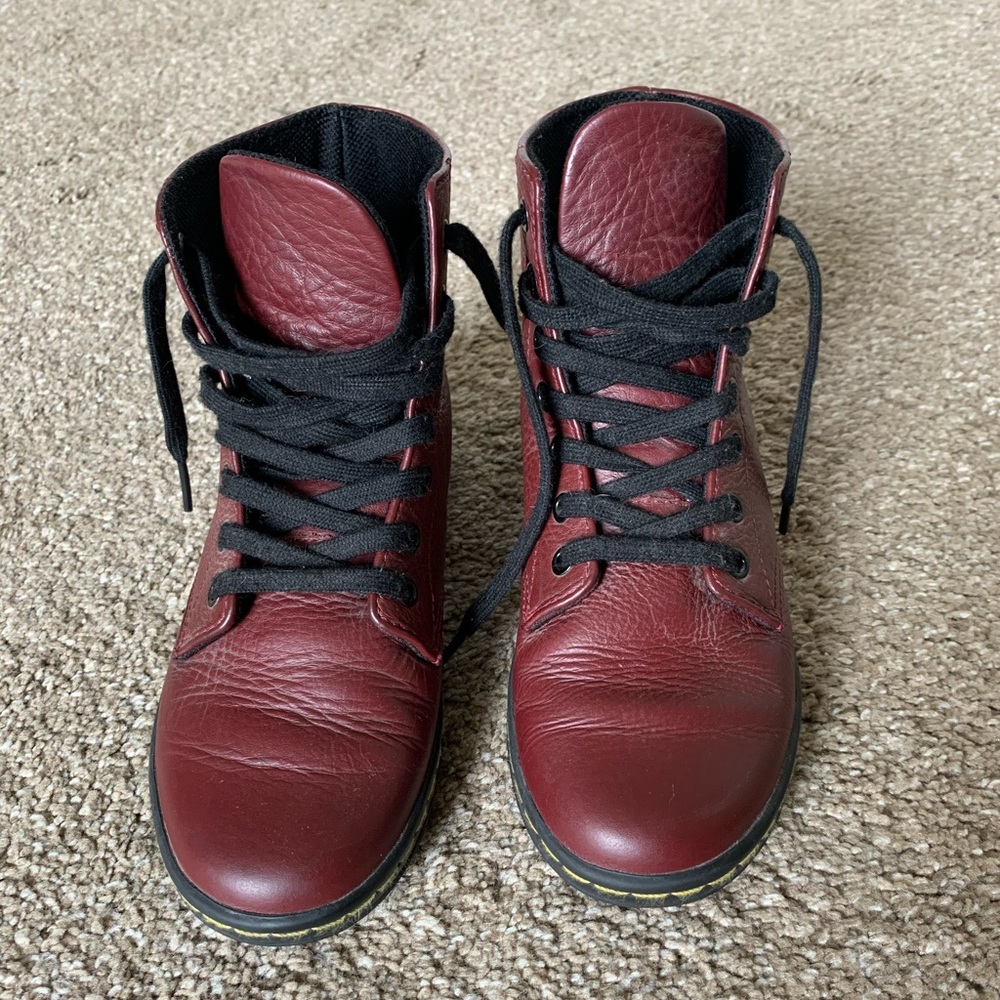 Dr. Martens Leyton Boots